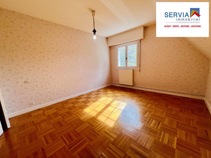 Maison - 316 m² - 12 pièces