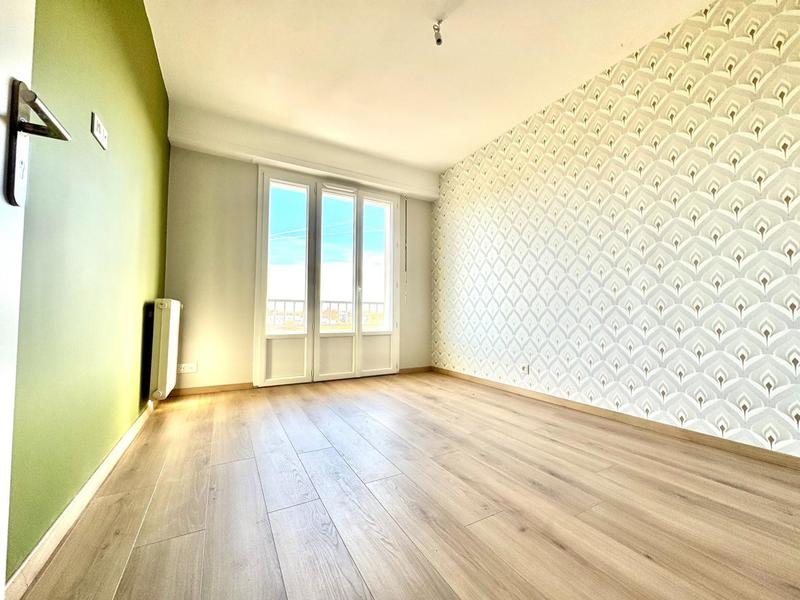 Appartement - 80 m² - 7 pièces