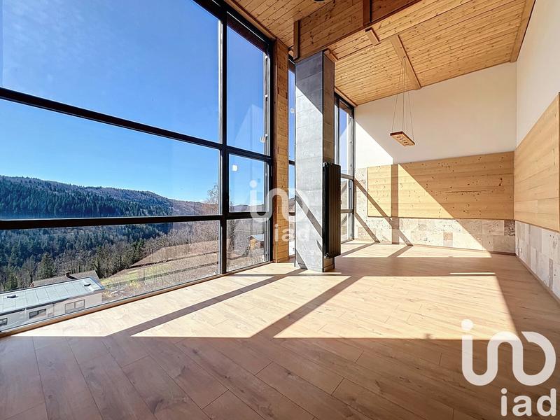 Loft - 126 m² - 4 pièces