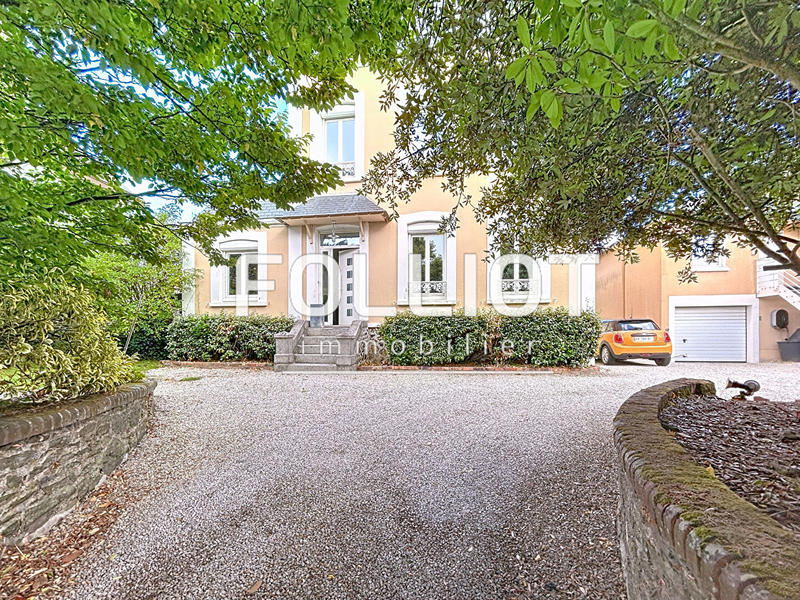 Maison - 195 m² - 8 pièces