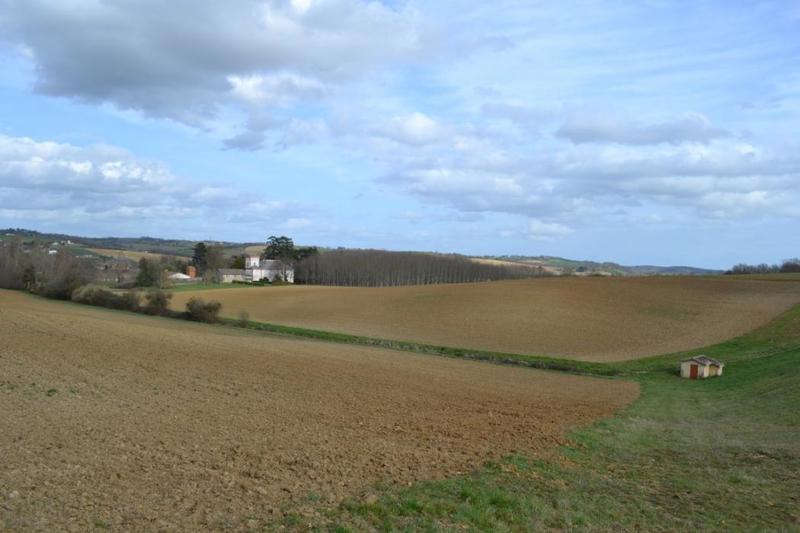 Terrain - 300 000 m²