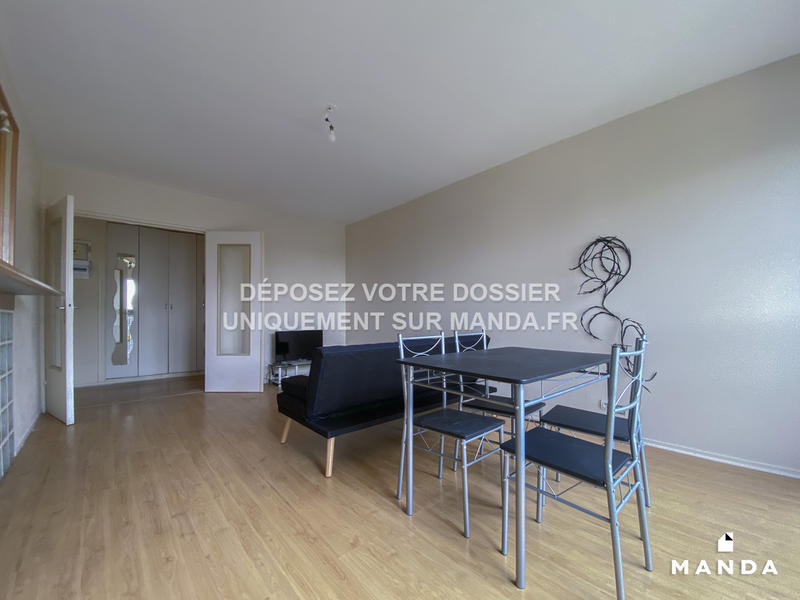 Chambre - 10 m² - 4 pièces