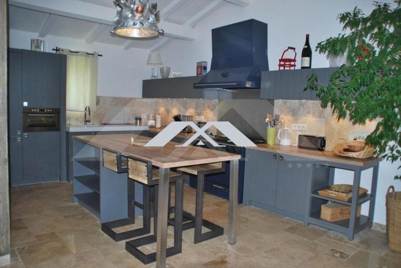 Maison - 280 m² - 7 pièces