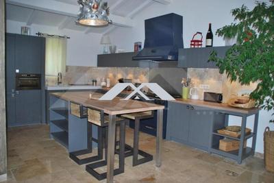 Maison - 280 m² - 7 pièces