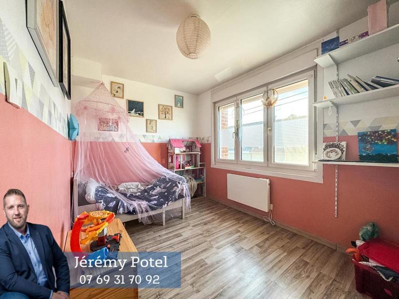 Maison - 90 m² - 5 pièces