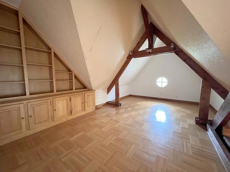 Maison - 151 m² - 8 pièces