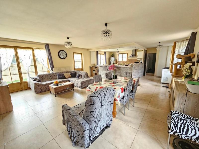 Maison - 190 m² - 8 pièces