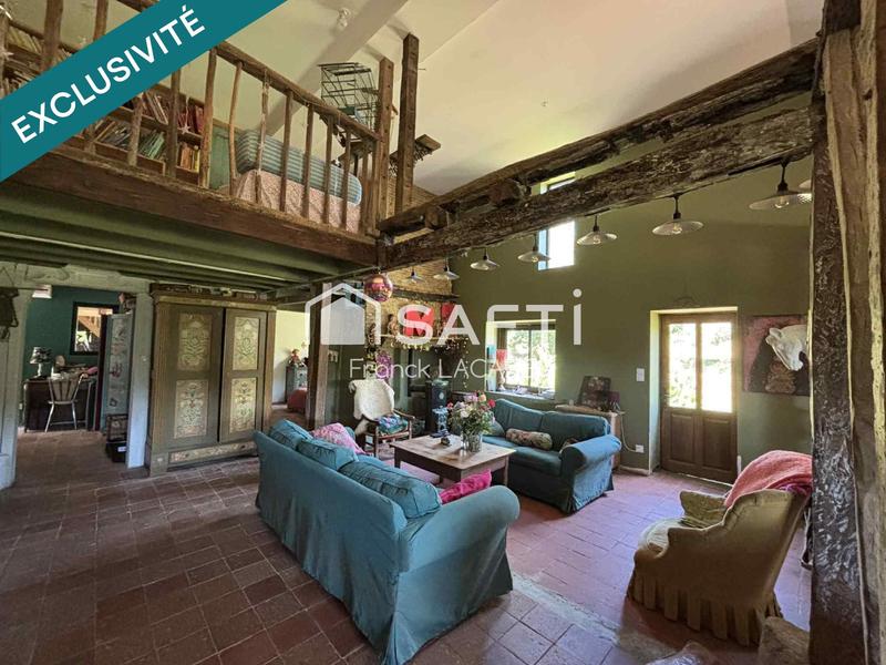 Maison - 326 m² - 8 pièces