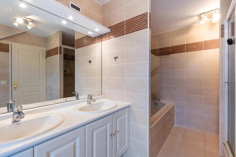 Maison - 199 m² - 7 pièces