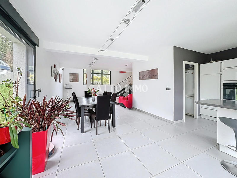 Maison - 177 m² - 7 pièces