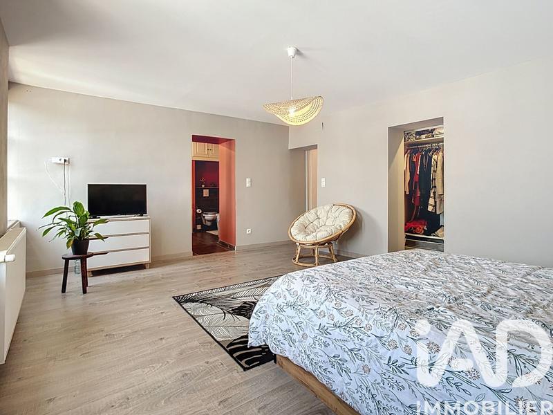 Maison - 226 m² - 6 pièces