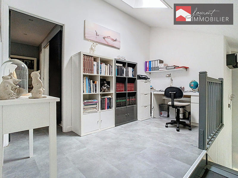 Maison - 201 m² - 6 pièces