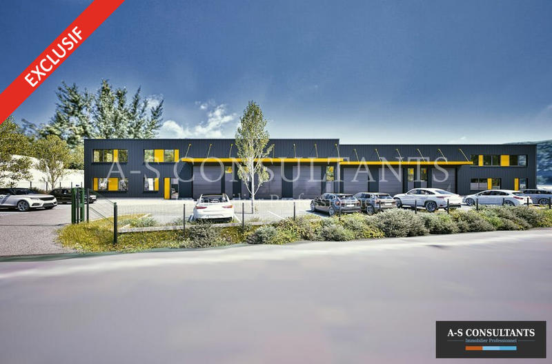 Local d'activité / Entrepôt - 122 m²