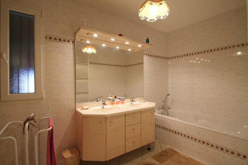 Maison - 268 m² - 8 pièces