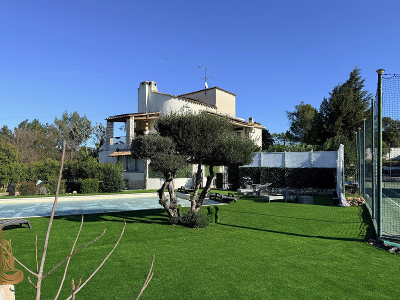 Villa - 278 m² - 7 pièces