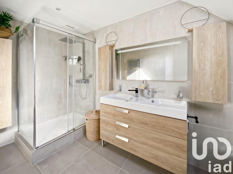 Maison - 185 m² - 7 pièces