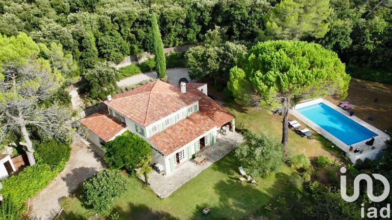 Maison - 270 m² - 6 pièces