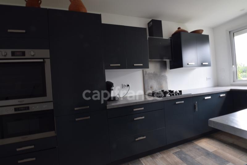 Maison - 93 m² - 6 pièces