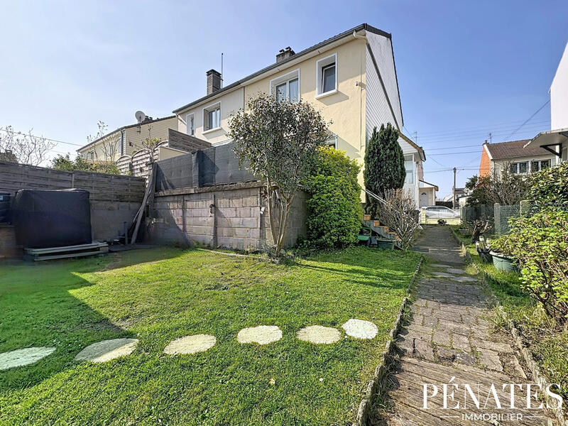 Maison - 98 m² - 4 pièces