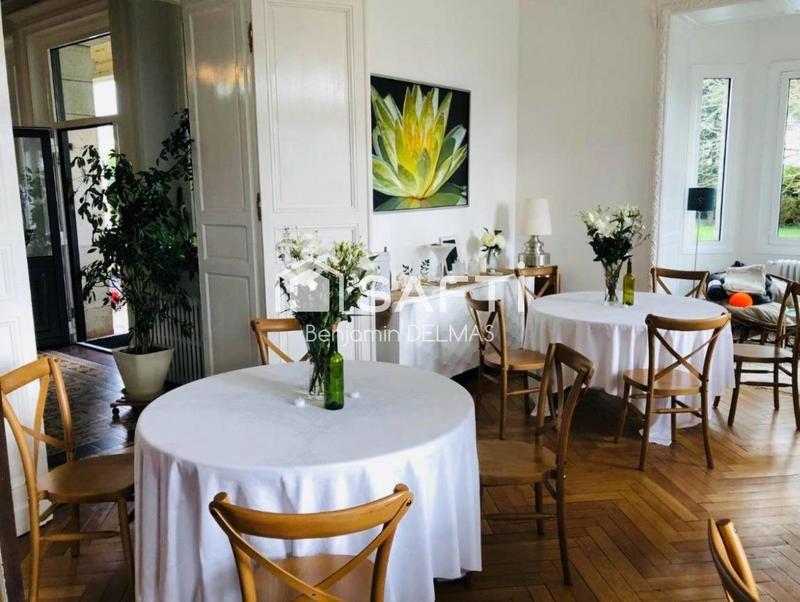 Château - 464 m² - 12 pièces