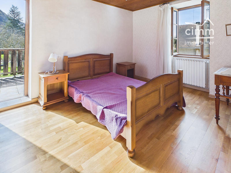 Maison - 140 m² - 5 pièces