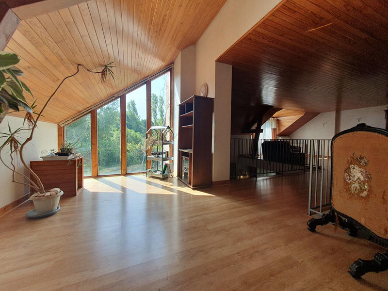 Maison - 283 m² - 9 pièces