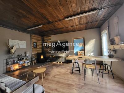 Maison traditionnelle - 63 m² - 2 pièces