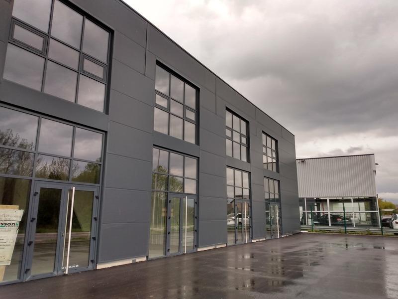 Local d'activité / Entrepôt - 592 m² - 2 pièces