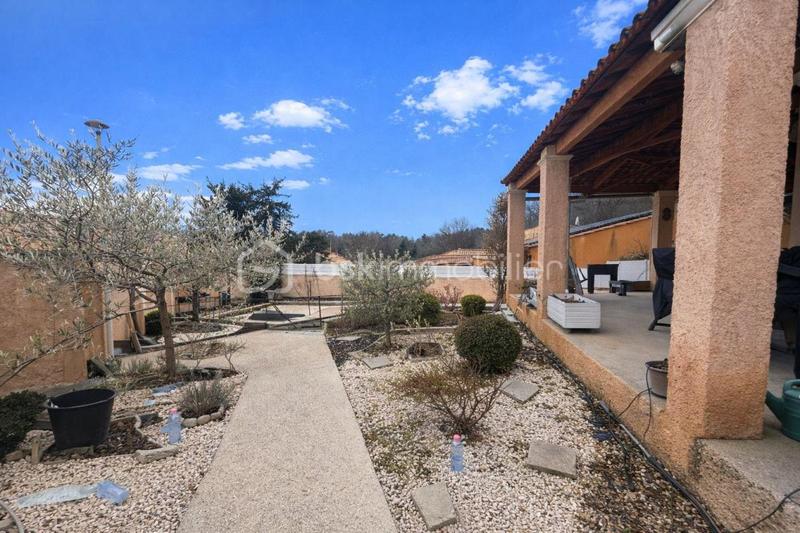 Villa - 100 m² - 5 pièces