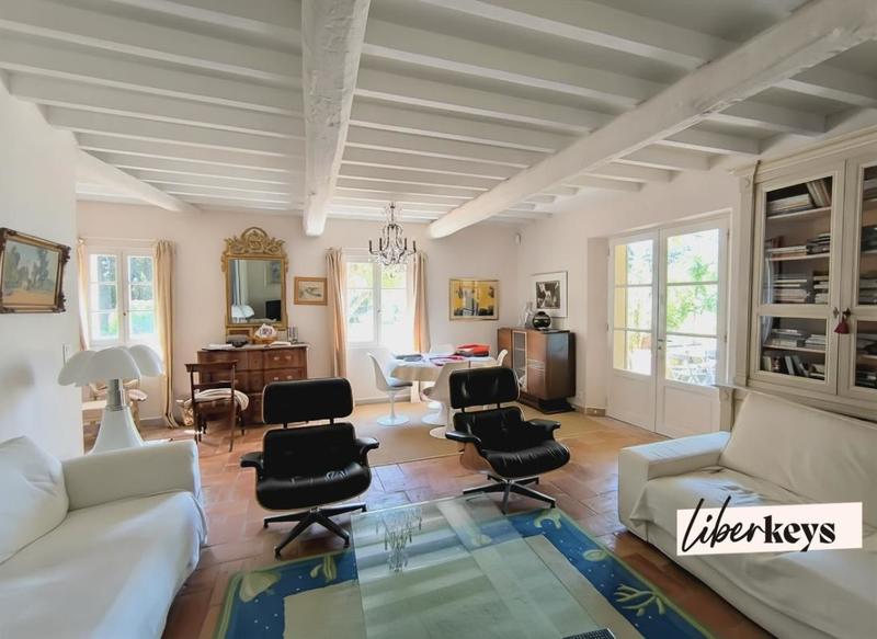 Propriété - 217 m² - 7 pièces