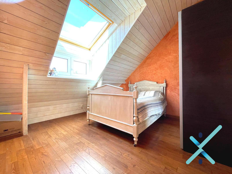 Maison - 280 m² - 11 pièces