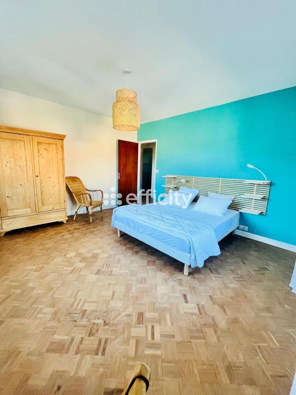 Villa - 205 m² - 8 pièces