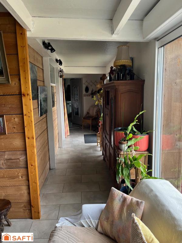 Maison - 201 m² - 9 pièces