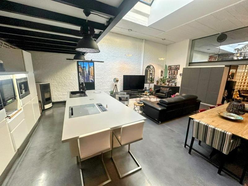 Loft - 105 m² - 3 pièces