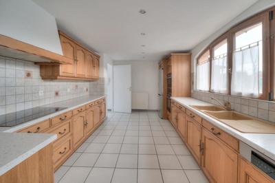 Maison - 167 m² - 8 pièces