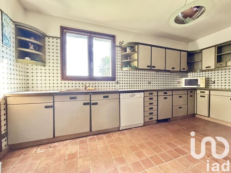 Maison - 215 m² - 8 pièces