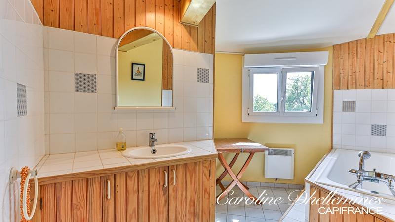 Maison - 218 m² - 8 pièces