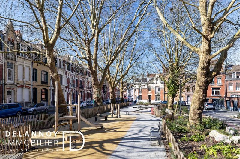 Maison - 210 m² - 8 pièces