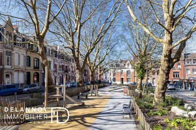 Maison - 210 m² - 8 pièces