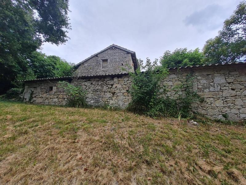 Maison - 252 m² - 2 pièces