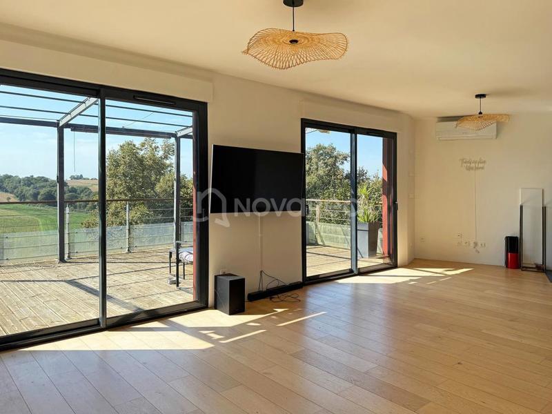 Maison - 169 m² - 11 pièces