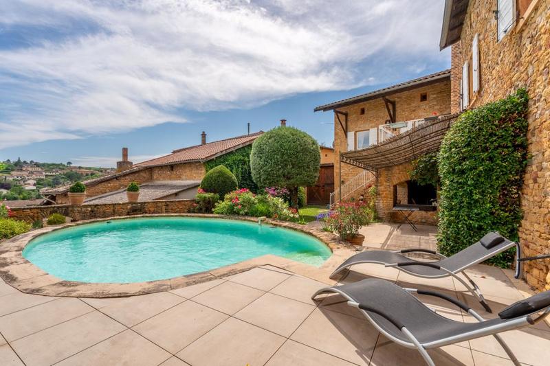 Maison - 212 m² - 5 pièces