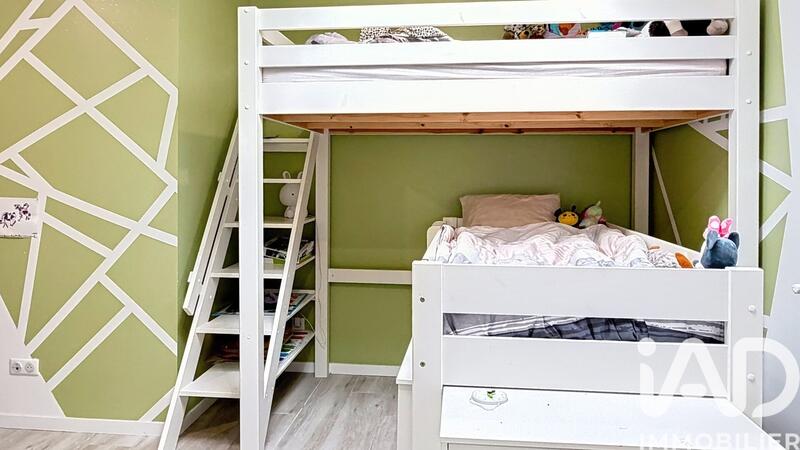 Maison - 181 m² - 9 pièces