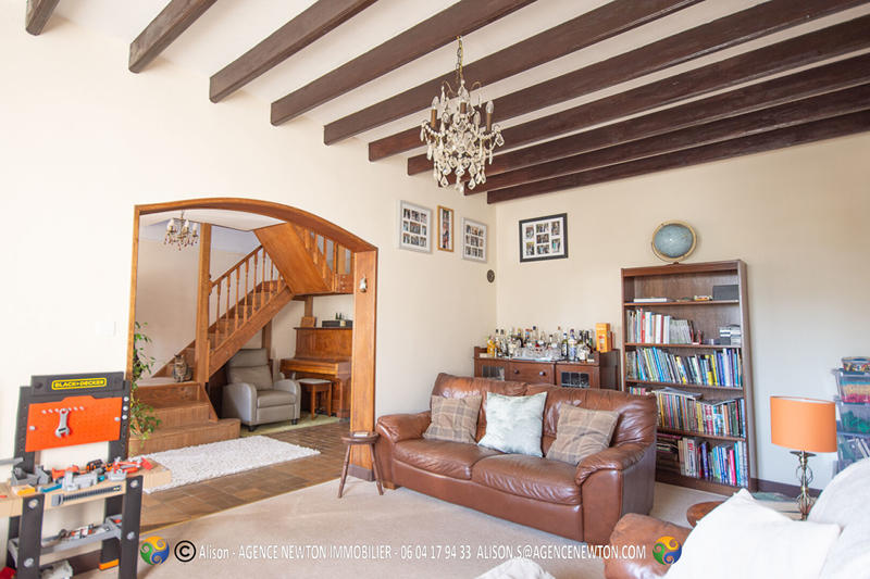 Maison - 227 m² - 10 pièces