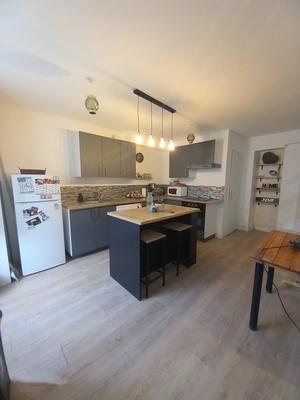 Maison - 93 m² - 4 pièces