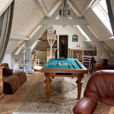 Maison - 305 m² - 9 pièces