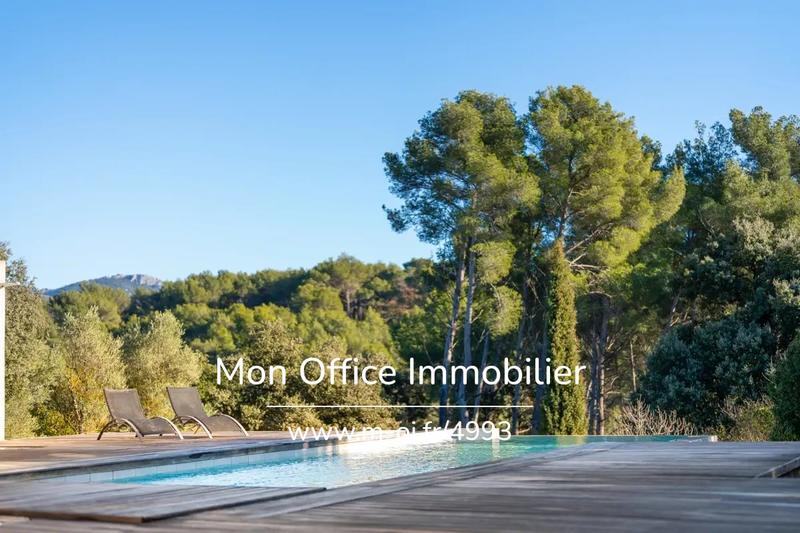 Villa - 212 m² - 7 pièces