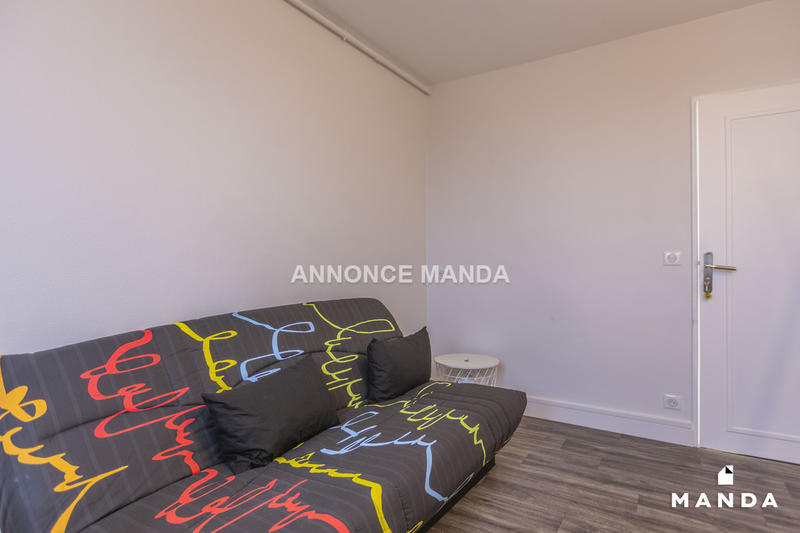 Chambre - 9 m² - 5 pièces