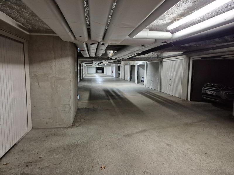 Parking / Garage - 14 m²