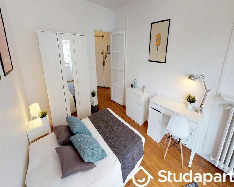 Chambre - 90 m² - 1 pièce